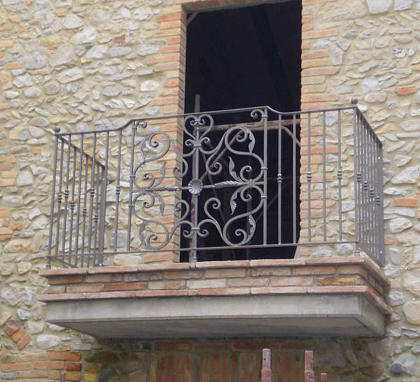 Fabbro Salsomaggiore Balconi e Ringhiere in ferro